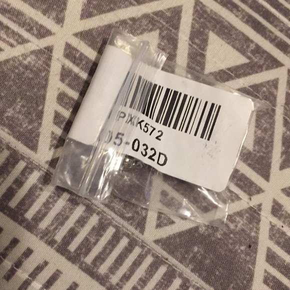 Sterling silver Minnie Mouse earrings - Picture 3 of 3